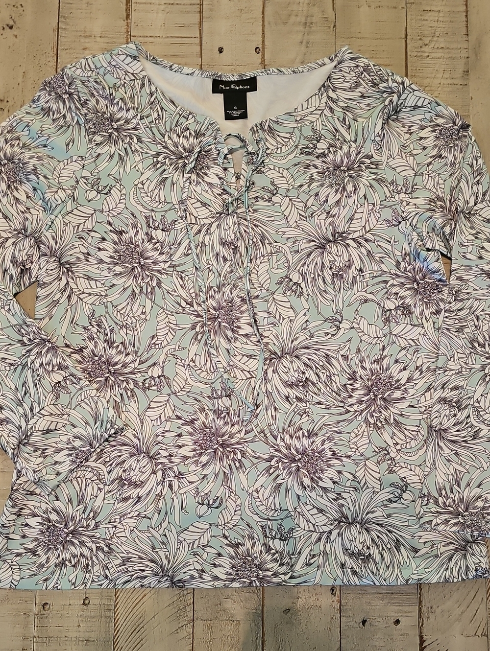 Nue Options Light Mint Blsck Floral Tie Vneck Size S NEW